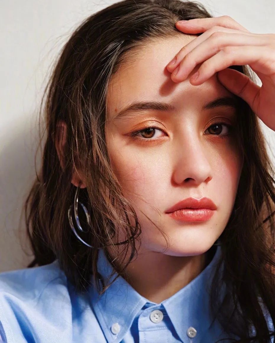 今年一定要给自己买一对红色耳环,耳环买什么材质的好