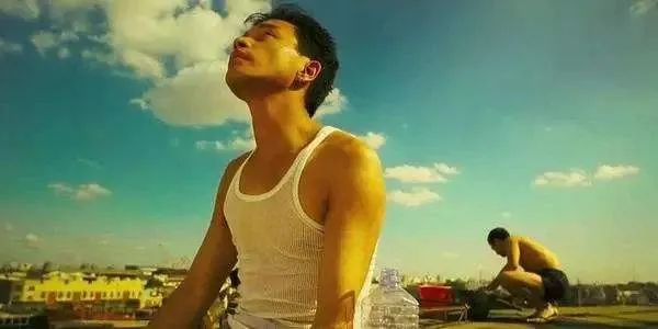 绝代风华的“哥哥”，他的衣品更应被记住