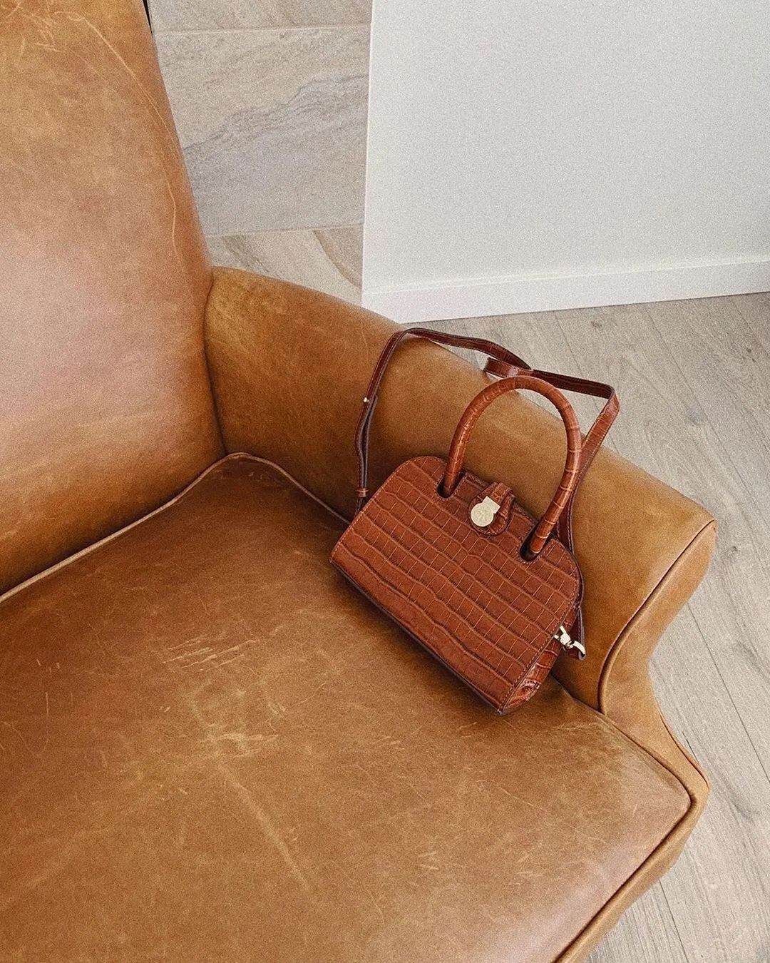 一年四季都可以背的包包性价比高,这9款包包每次背都被人说很好看