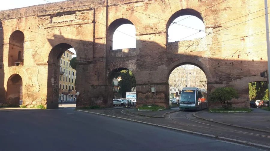 意大利人的愿望清单：孤独900:1足球