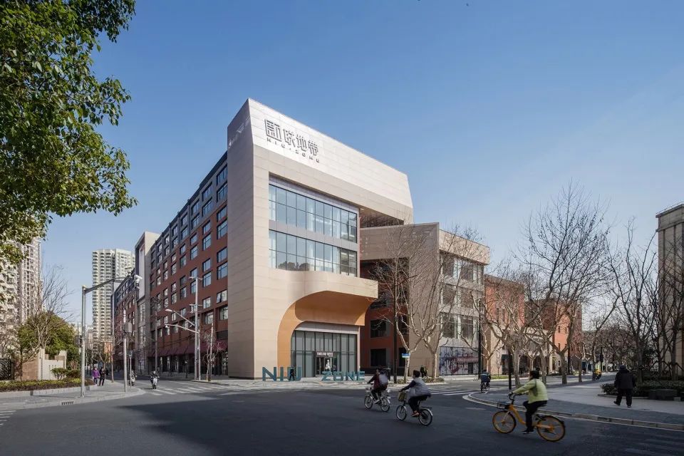 新作|工业锈址的潮流变身-NIUZONE新联地带/三益建筑设计有限公司