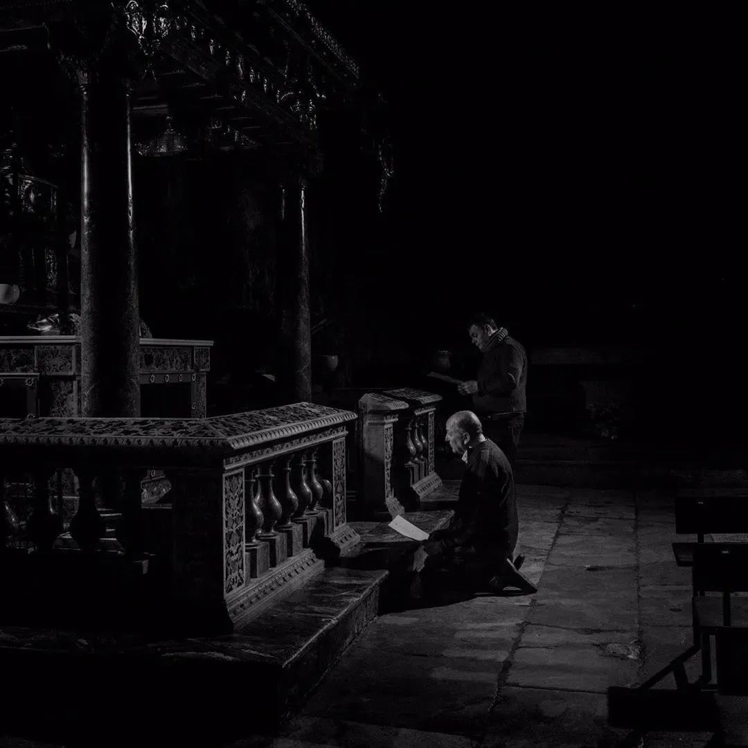 疫情画册排版设计图片,疫情书籍封面设计怎么做