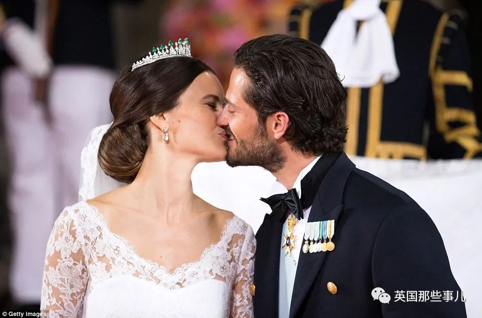 当年嫁入瑞典王室的不雅王妃跑去支援医生！曾不待见的瑞典民众，现在也开始夸了