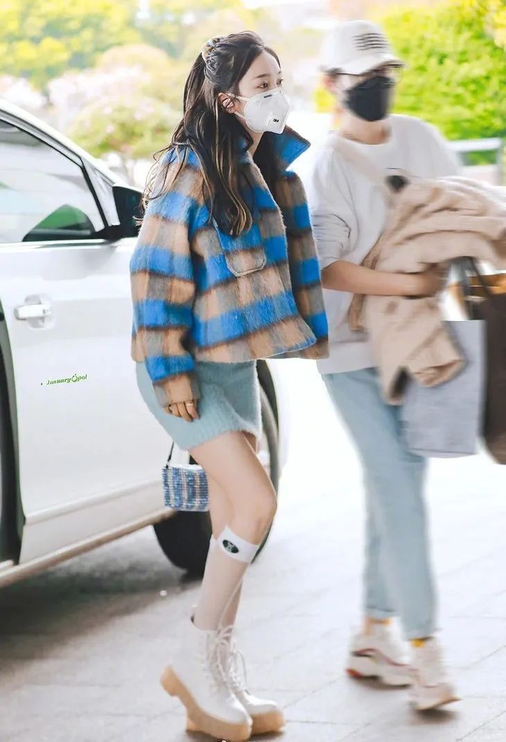 配饰狂|杨幂的终极时髦秘籍，10块钱帮你给腿整容