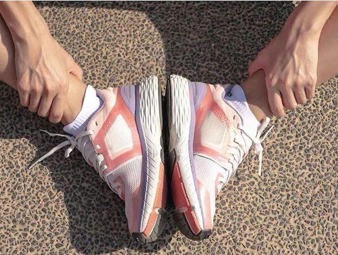 新买的瑜伽垫卷边怎么办,瑜伽垫收纳后容易卷边