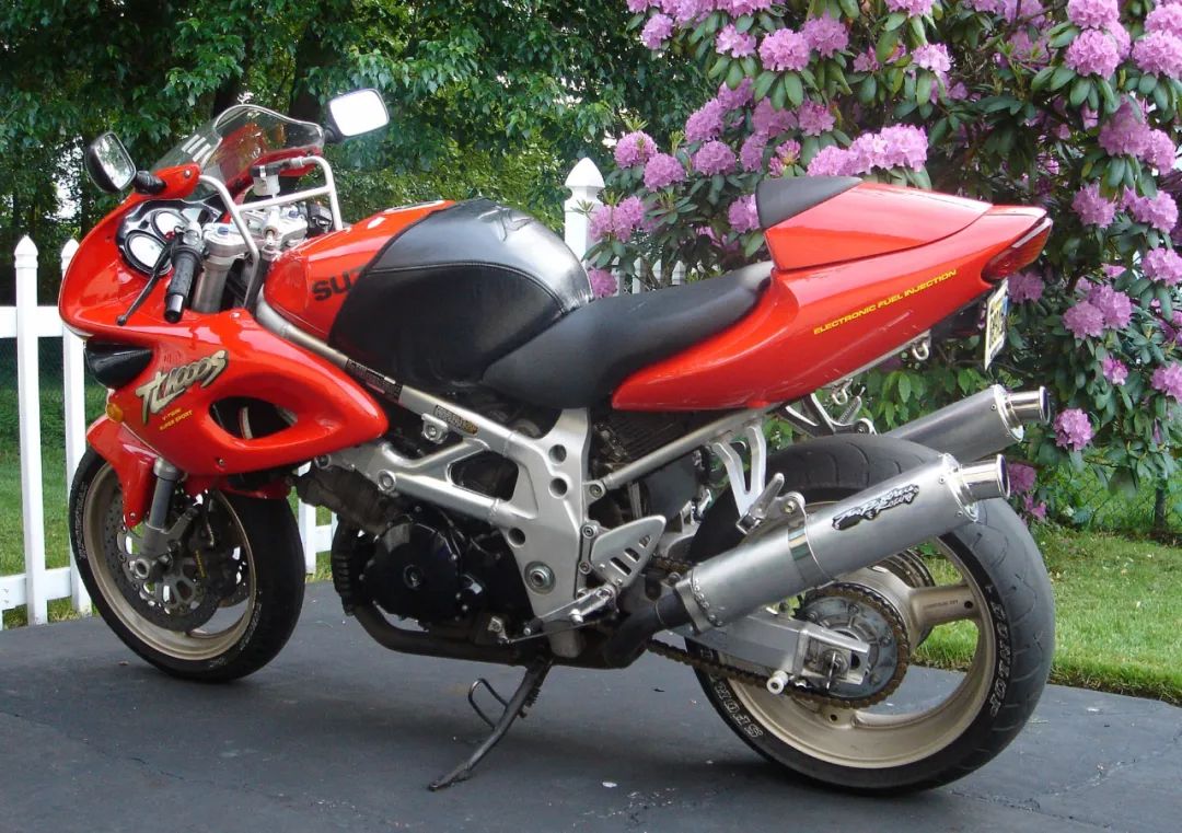 铃木tl1000s几缸,铃木tl1000s油耗