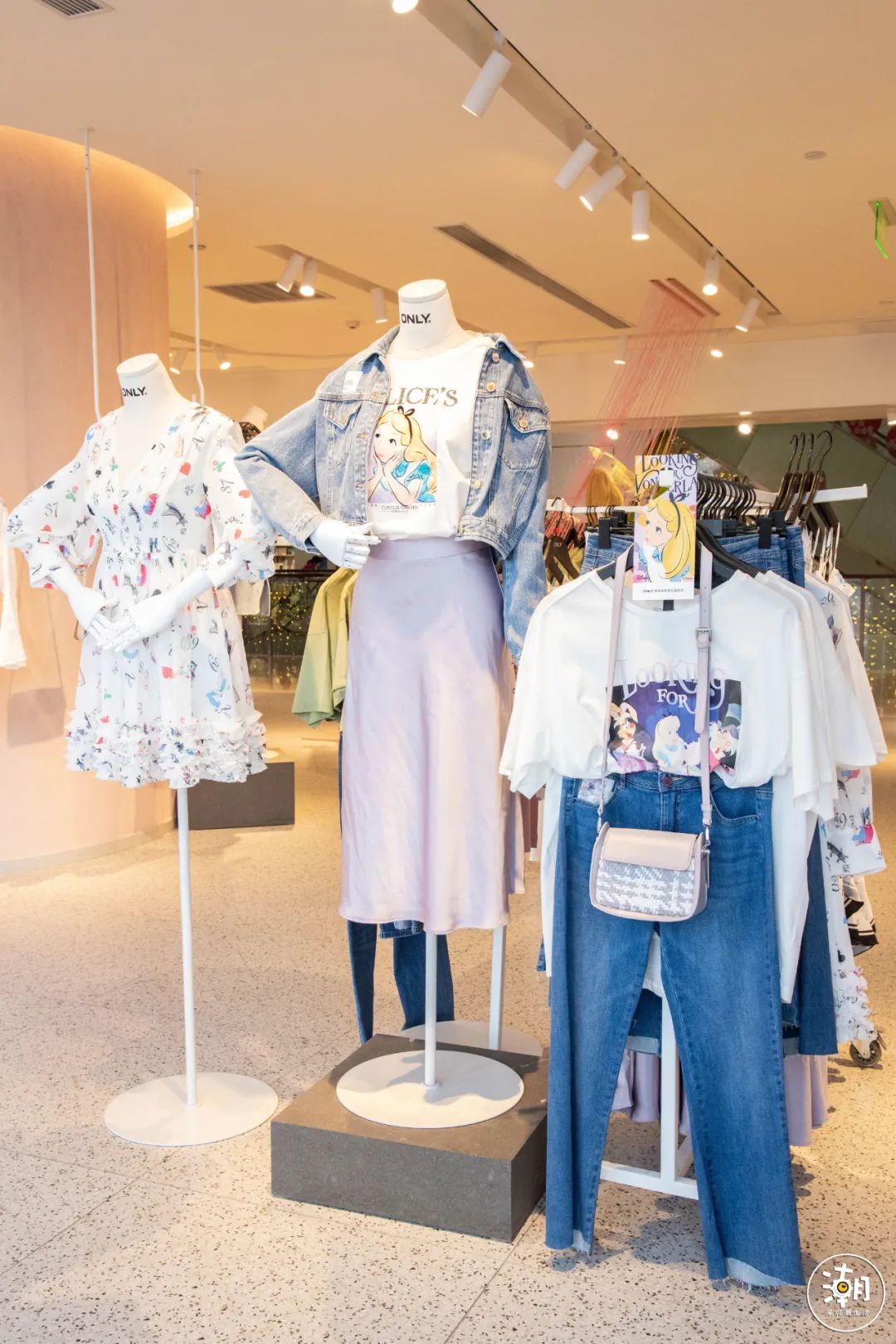 五一打卡超大的油菜花田,五一打卡家门口的花海