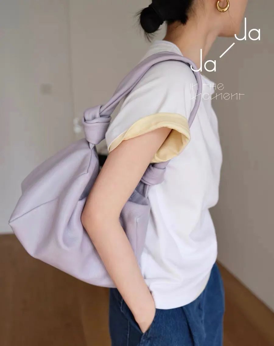 刘亦菲今年流行什么颜色,刘亦菲杨幂穿基本款照样美翻你