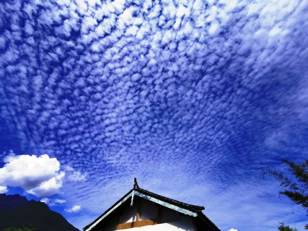 香格里拉家乡,香格里拉蓝天白云美景