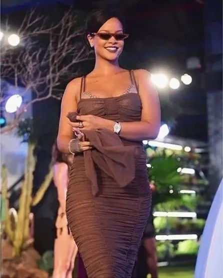 最流行的墨镜每年出一款,各大奢侈品牌墨镜同款推荐