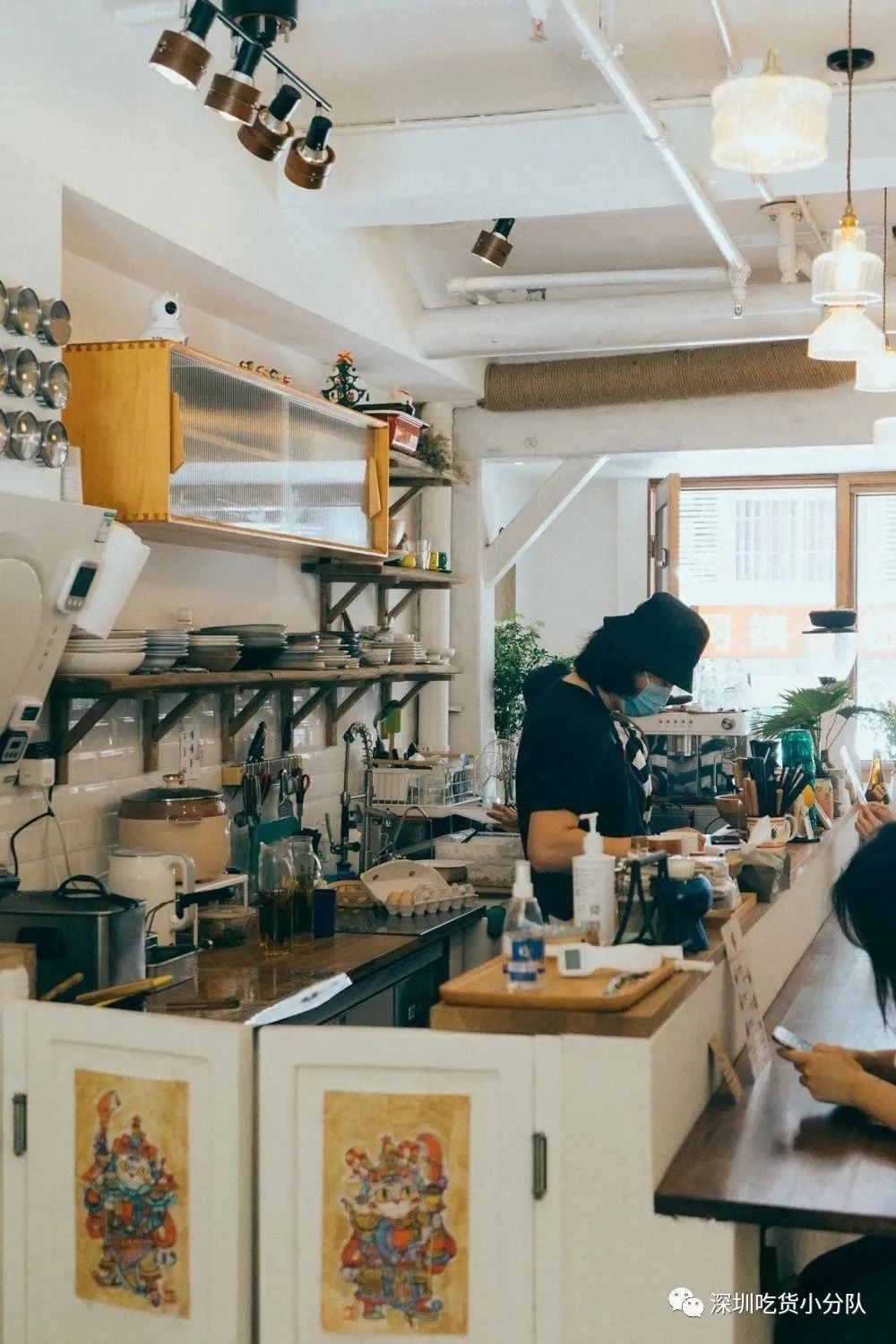 开门就排队的茶饮店,开门就排队的烧烤大鹏