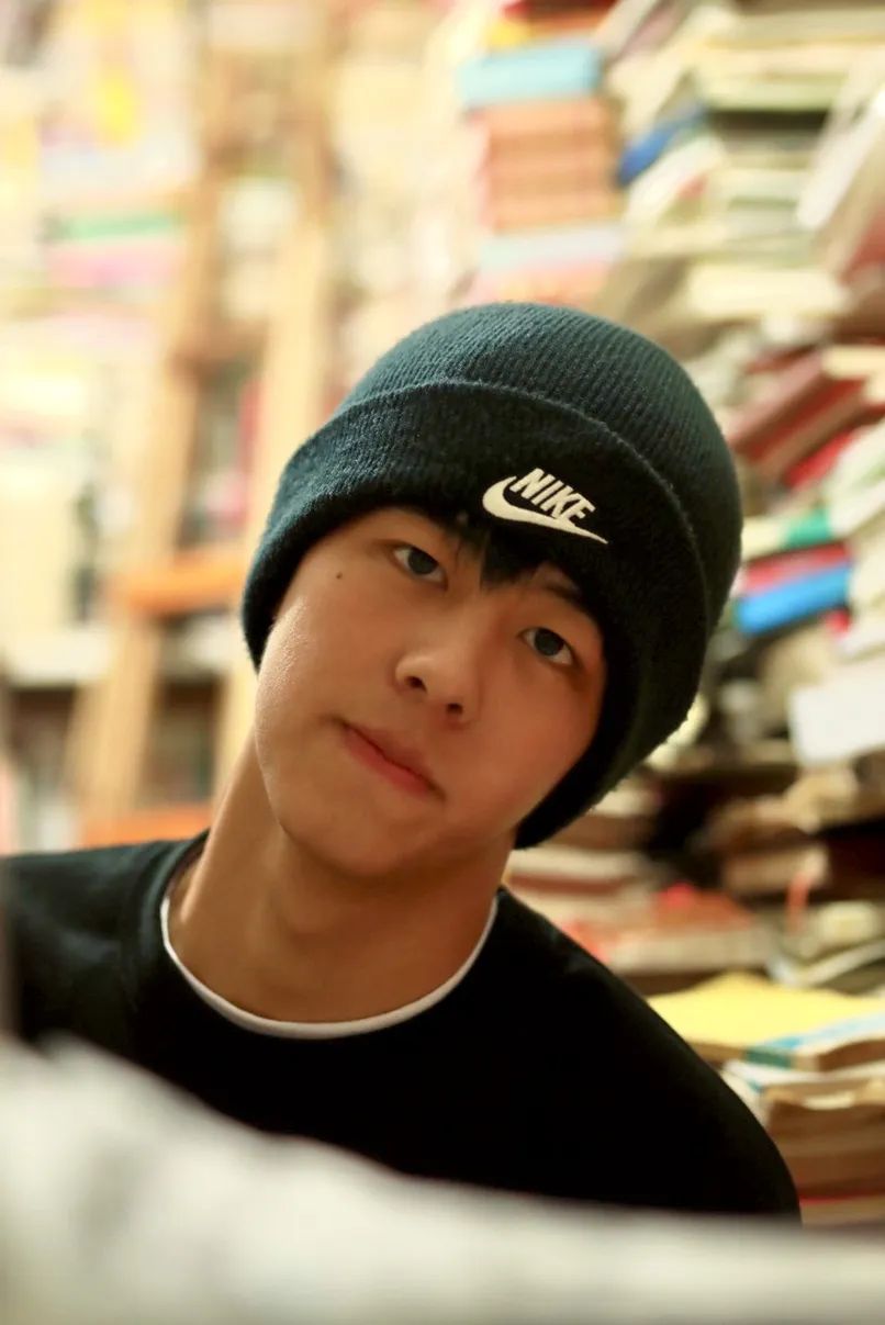 尼龙校草｜你的夏日运动场，就差这位复旦排球队帅哥朱启航了