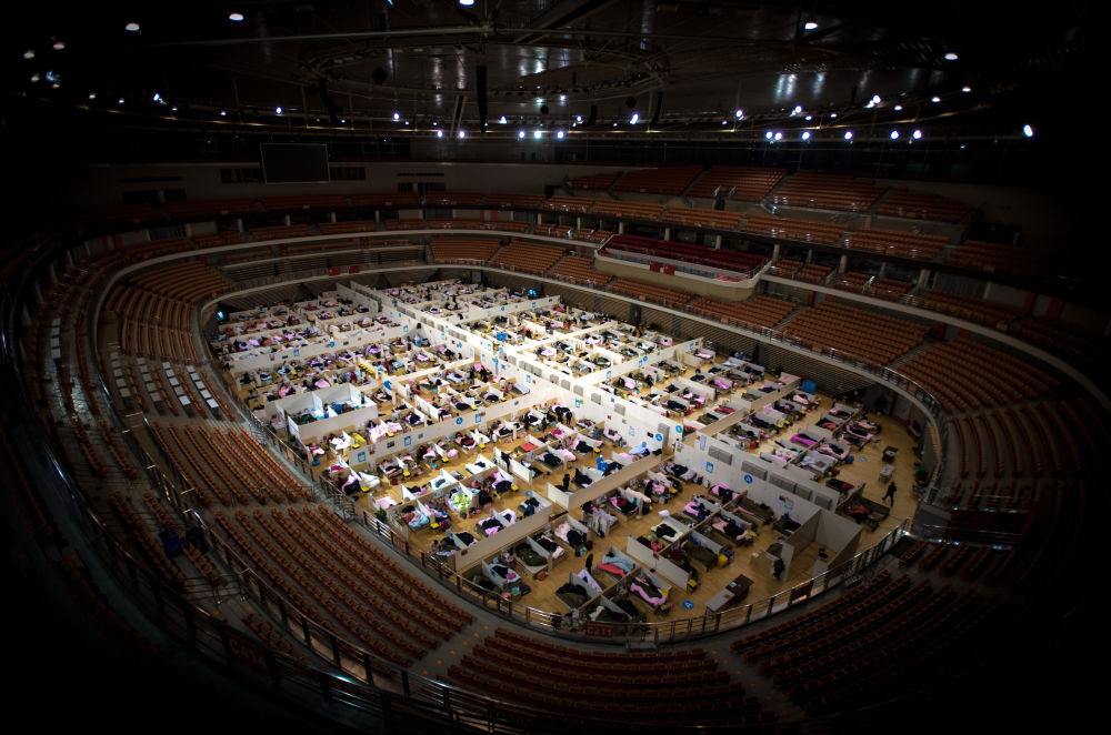 风雨无阻防疫必胜,众志成城抗击疫情风雨无阻向前行