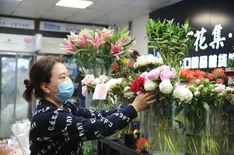 危中寻机,危中寻机迎难而上