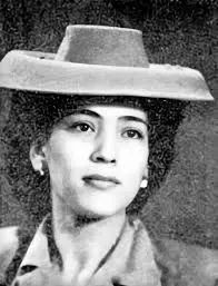 赌王何鸿燊一家四口照片,香港赌王何鸿燊的传奇一生