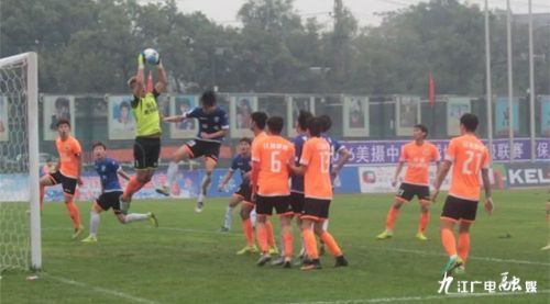 独擎一省职业足球大旗9年，他还是那句：有多大的脚，穿多大的鞋