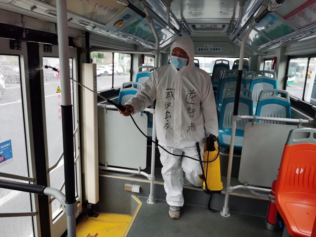 76天的谎言，一双40码运动鞋……看武汉公交青年的战疫故事
