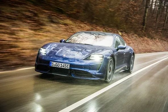 对于保时捷来说，“不变也是需要勇气的”|CARPEOPLE