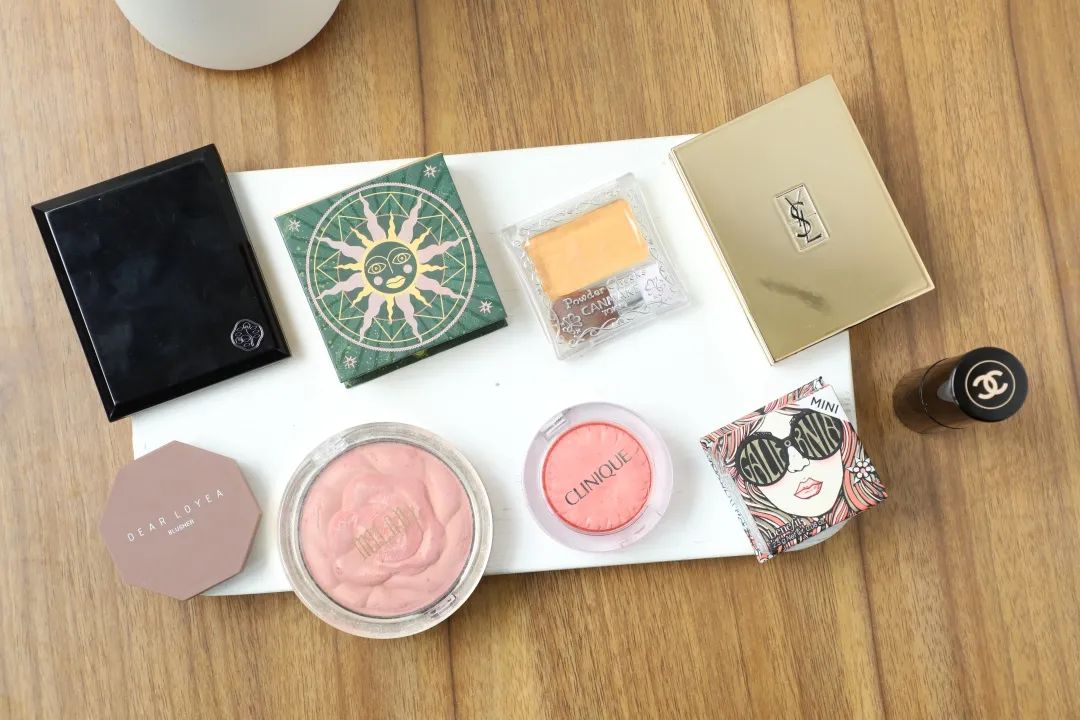 周雨彤泪沟神器,周雨彤的泪沟神器