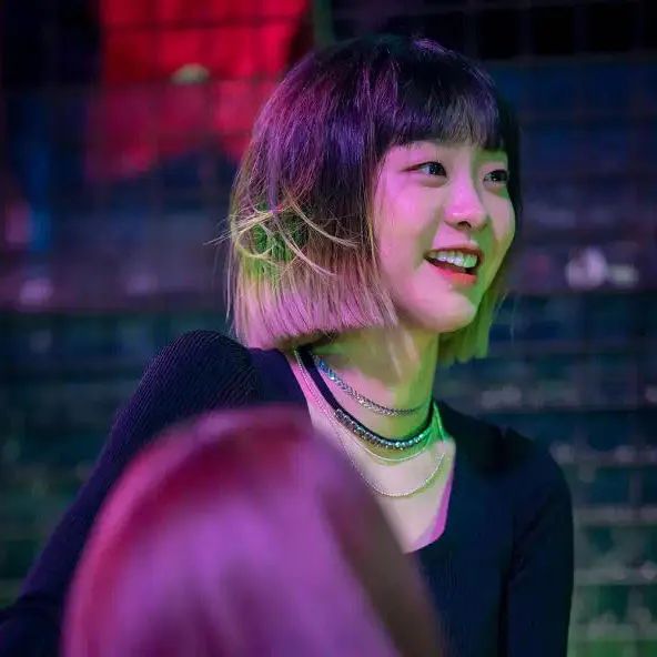 变双眼皮半个月后回到单眼皮,双眼皮怎么临时变成单眼皮