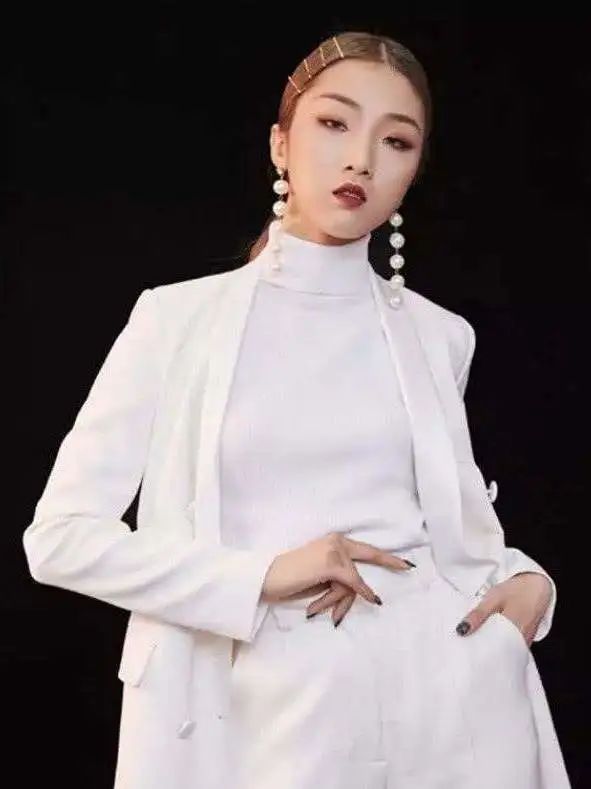 变双眼皮半个月后回到单眼皮,双眼皮怎么临时变成单眼皮