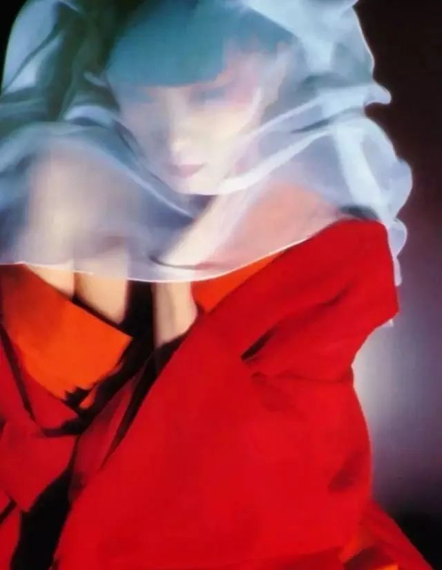 如辉夜姬下凡的鬼魅东瀛美人，逆转一代人的时尚审美