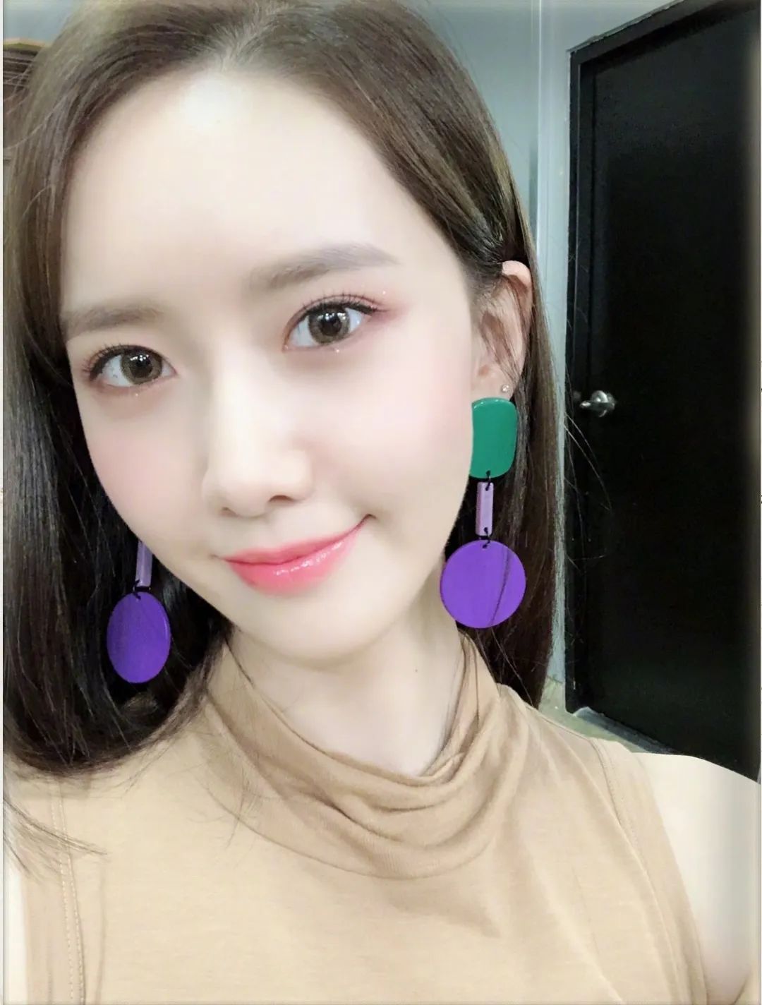 第一眼美女妆容可爱,第一眼美女惊艳妆容