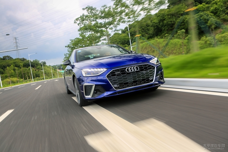 一鸣惊人鉴定,奥迪a4l45tfsi臻选动感型第一视角