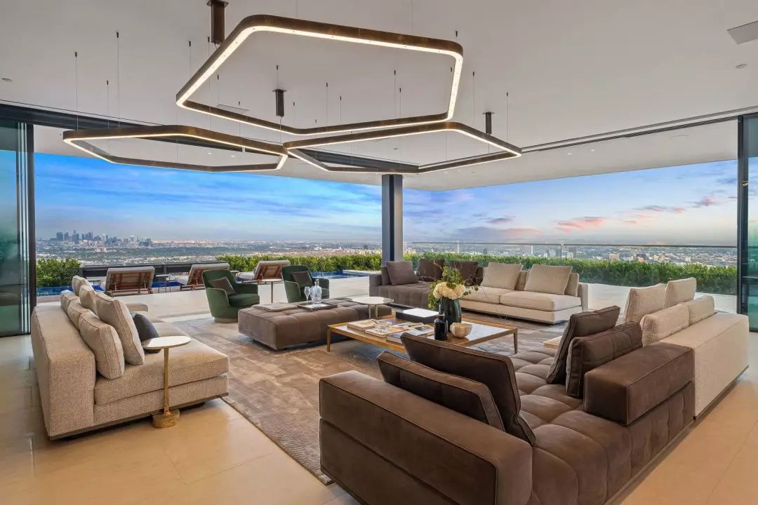 给大家介绍一下3000万的豪宅,价值10亿这样的豪宅你见过吗