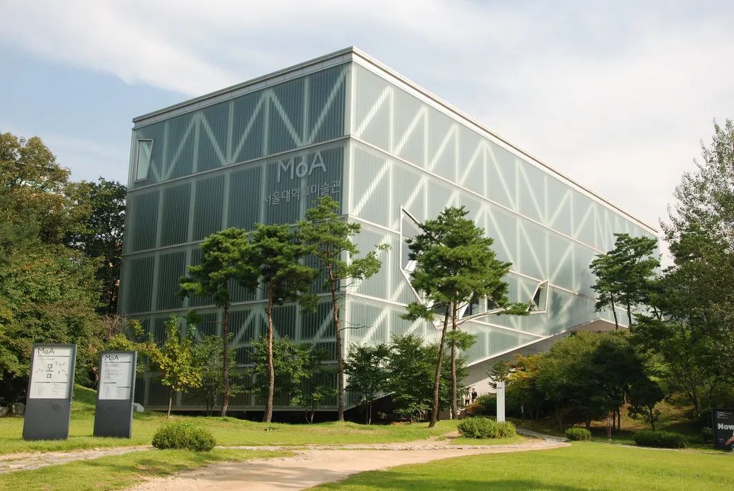 每周艺术资讯|白宫前大型绘画为*权人**发声,首尔疫情二次来袭