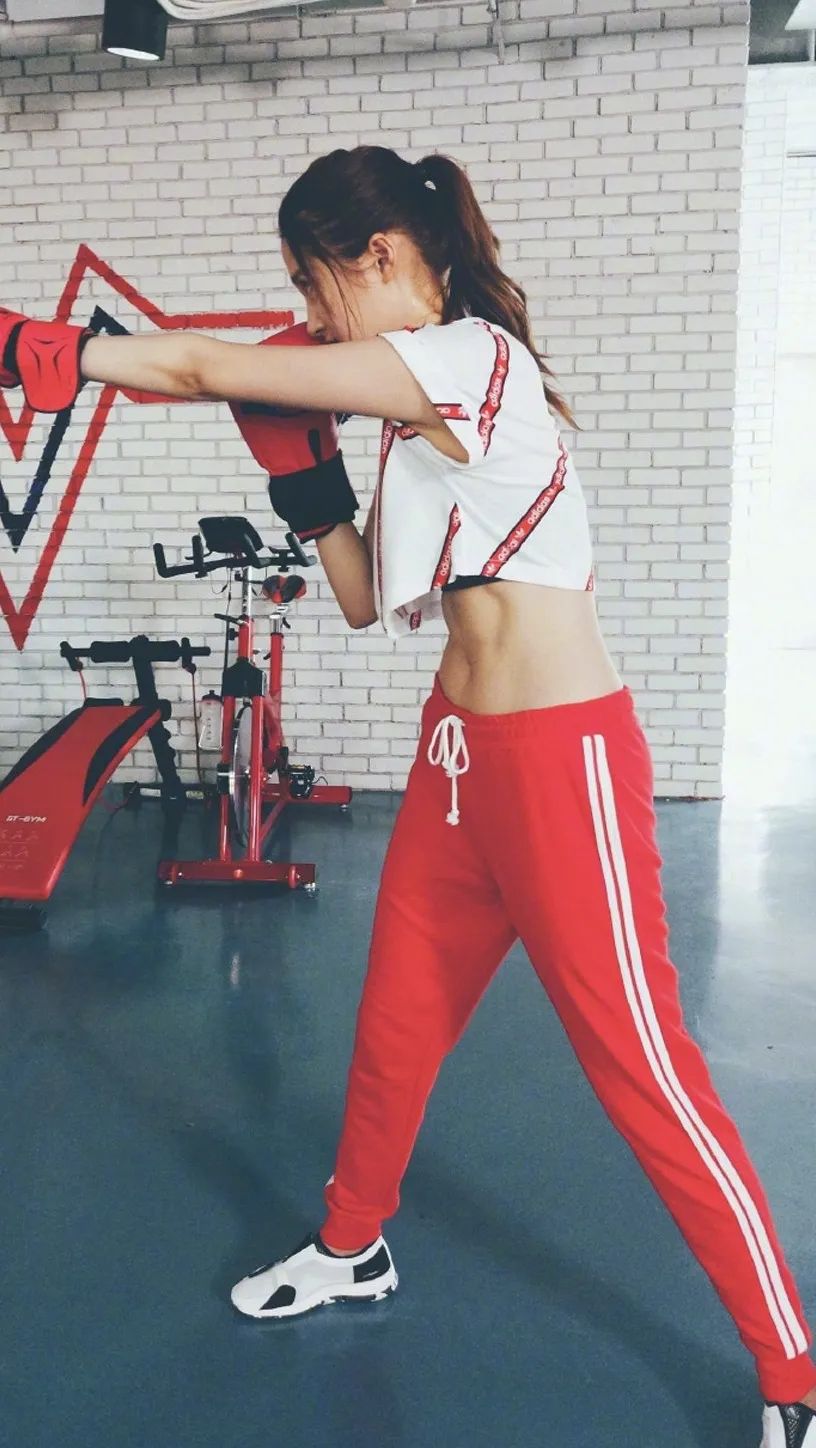 马甲线教程视频动作要领,腰腹肌训练马甲线要领