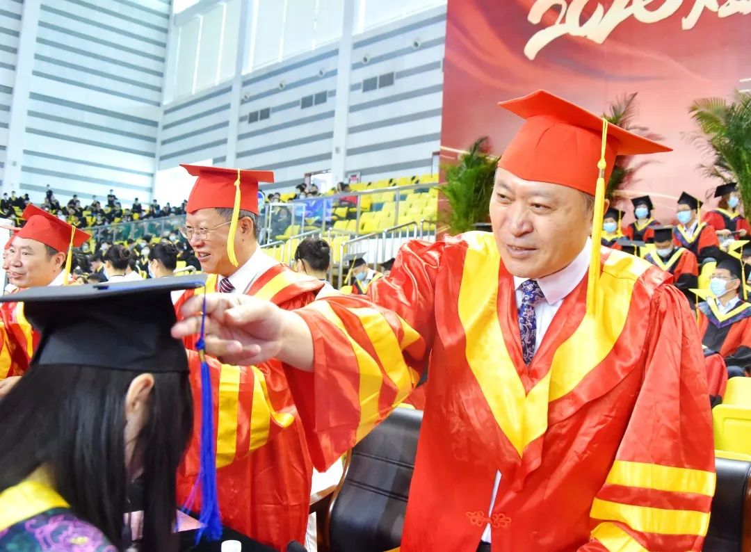 毕业季愿我们前程似锦顶峰相见,毕业后愿我们顶峰相见