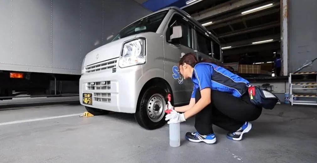 日本女快递员的一天过的有多潇洒,日本快递员的一天视频