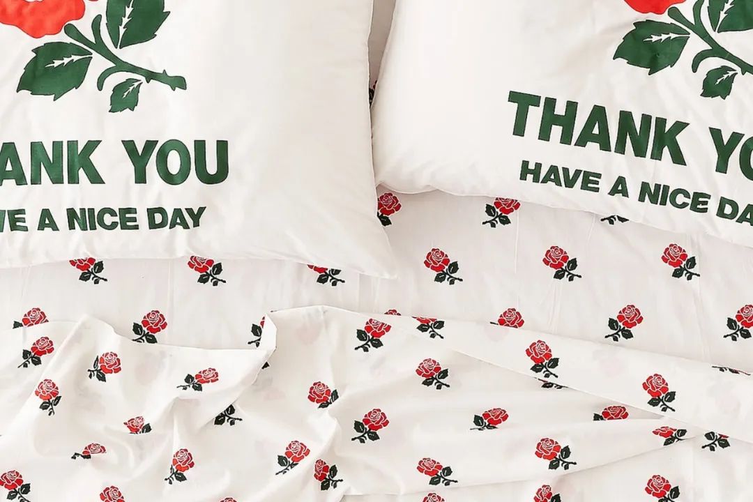 看完这些潮牌单品家居，我家的画风要变了