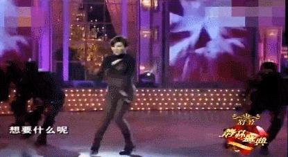 让《男人装》脱销的性感妖姬，如今更绝了