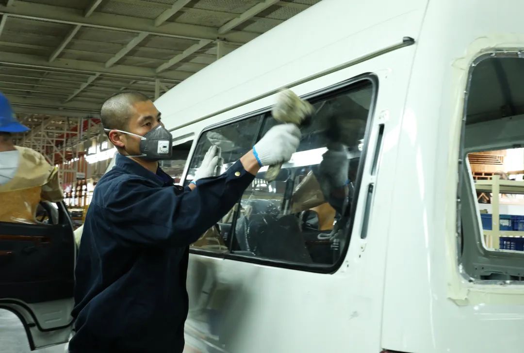 编委读报丨“七一”走近基层*党**支部和一线*党**员；船舶空气消毒净化样机装船测试；天津至无锡开通定期货运航线……