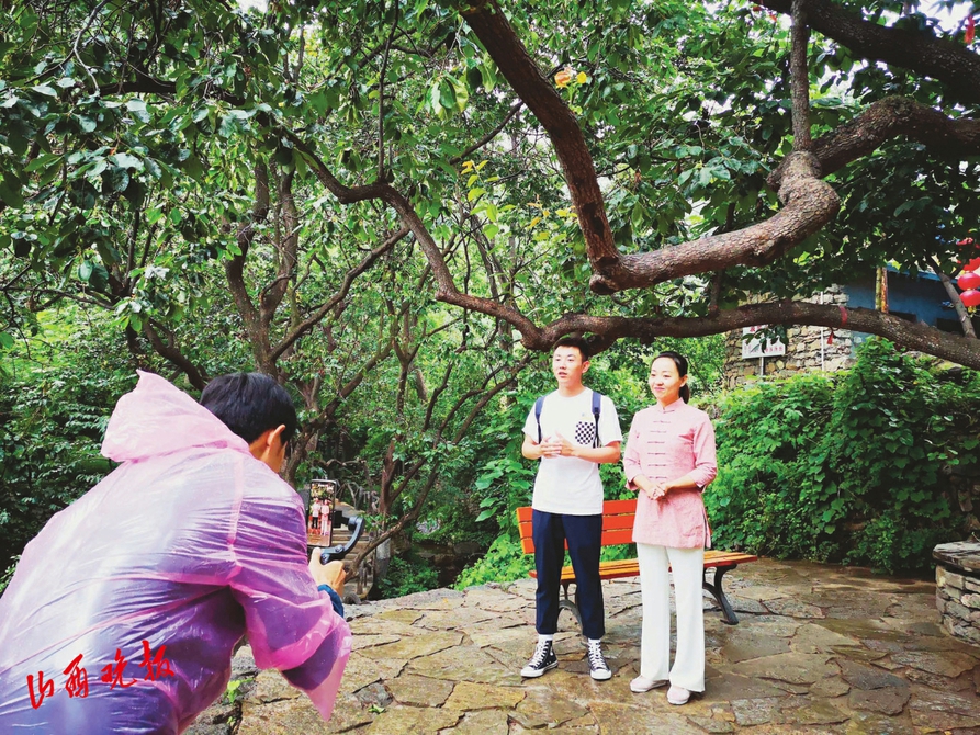 洪洞大槐树底下聆听祖先移民故事吉县壶口瀑布前感受金色黄河咆哮乡宁云丘山景区品味绿色康养滋味