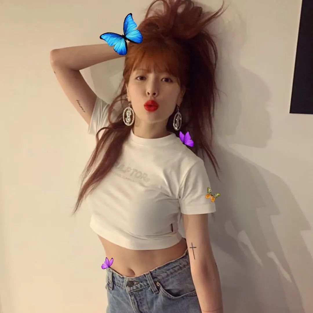 blackpink泫雅摆尾,blackpink全员观看泫雅舞台