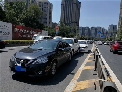 网约车司机未取资格证可以拒赔吗,网约车被追尾平台怎么处理