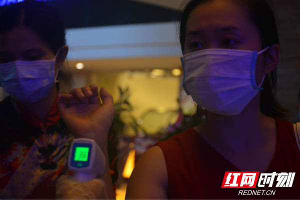 永州电影院“重启”：首日观影是幸运，更是对疫情向好的鼓励与支持