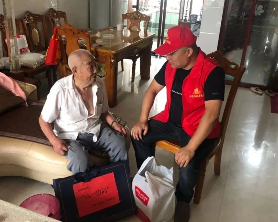 致敬老兵岁月静好,致敬老兵不忘初心牢记使命