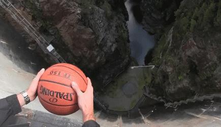 自由释放的篮球能向上运动吗？也许答案没你想的那么简单