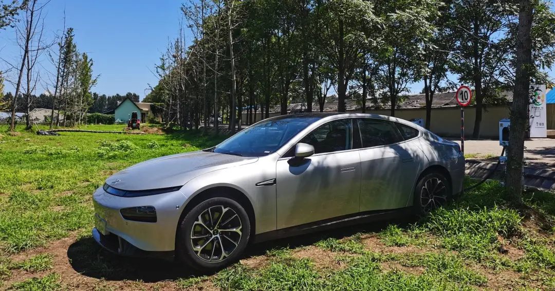 新款小鹏p7标准续航磷酸铁锂,小鹏p79万公里之后的续航