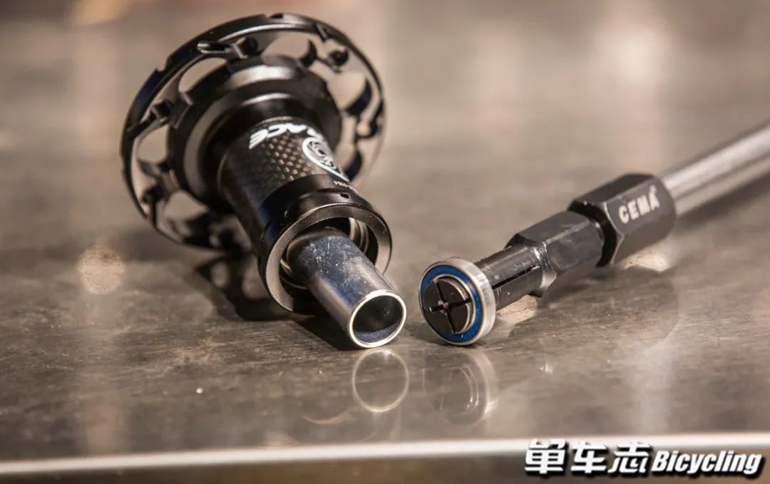 久裕培林花鼓塔基的拆卸保养视频,公路自行车培林花鼓保养