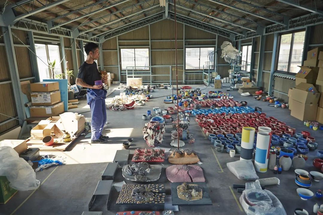 桑田卓郎：一只日式茶碗的爆裂与重构