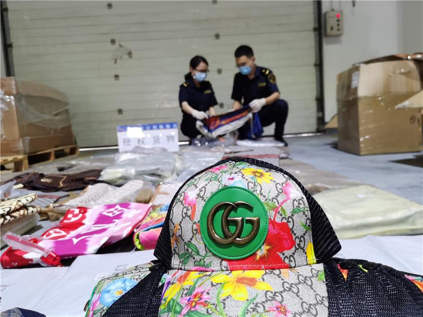 又见“李鬼”！7000件“国际大牌”手提包、丝巾等被查
