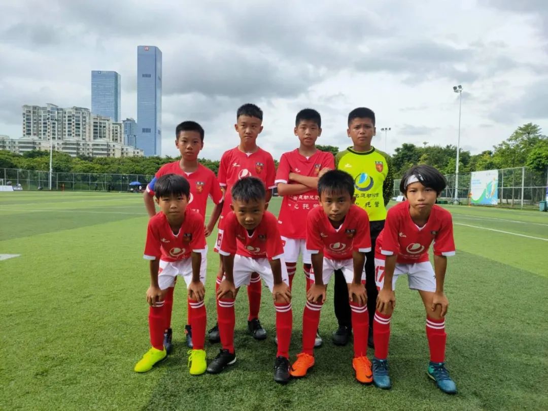 广东省肇庆青少年足球比赛,促交流增友谊篮球赛