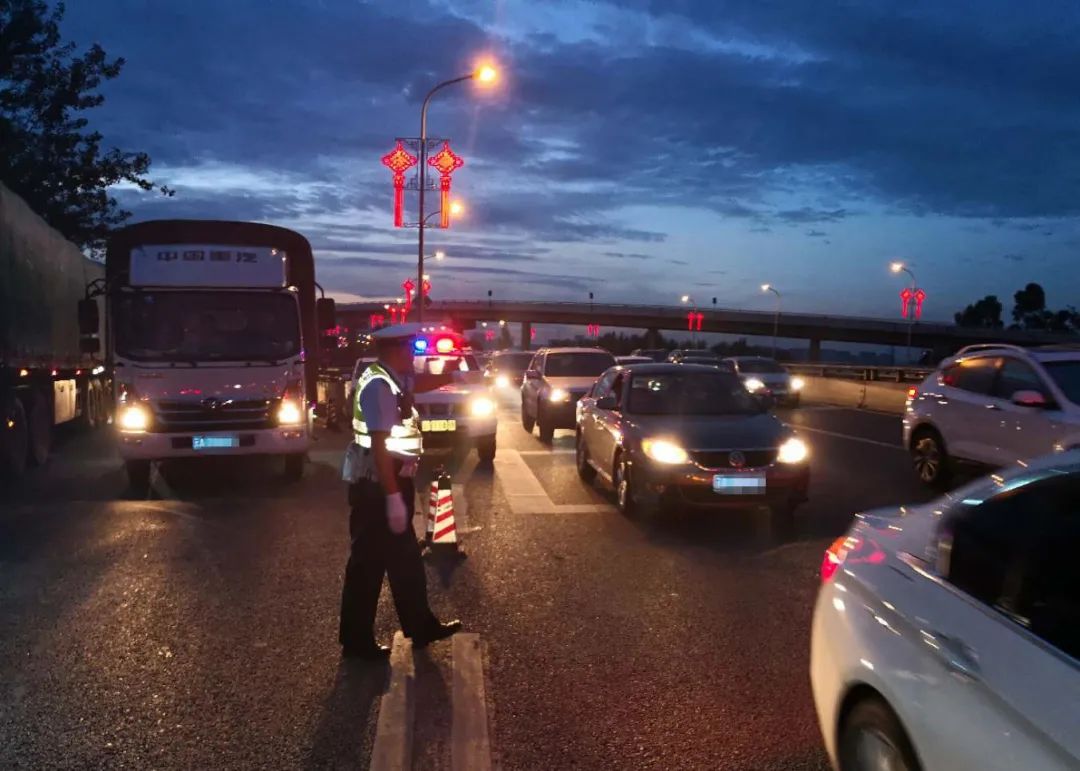 昆安高速堵车原因,昆安高速为什么堵车