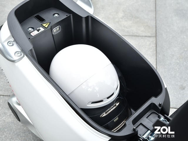 雅迪电动车冠能m9测评,雅迪冠能m8深度评测