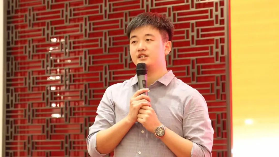 俞敏洪谈给家长上课,俞敏洪开学第一课动员会直播回放